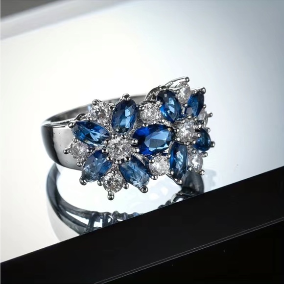 New Women’s 925 Silver Flower Blue Sapphire Ring - Picture 2 of 11